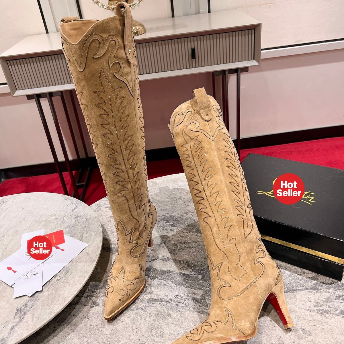 Brown denim high-shaft boots, 8.5cm heel.