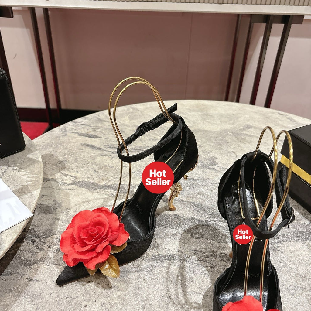 High-heeled shoes featuring a rose design; 10cm heel.