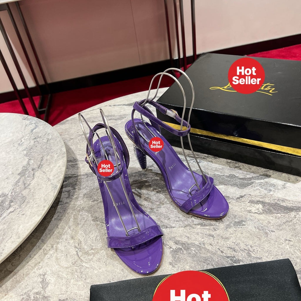 Purple lipstick and high heels with 10cm heels.