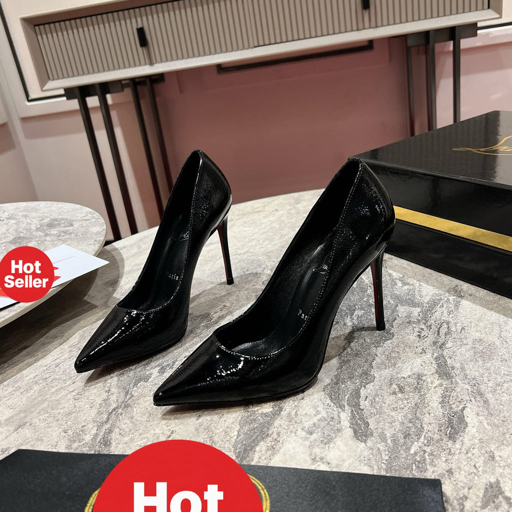 Black crinkled patent leather high heels, 10cm heel.