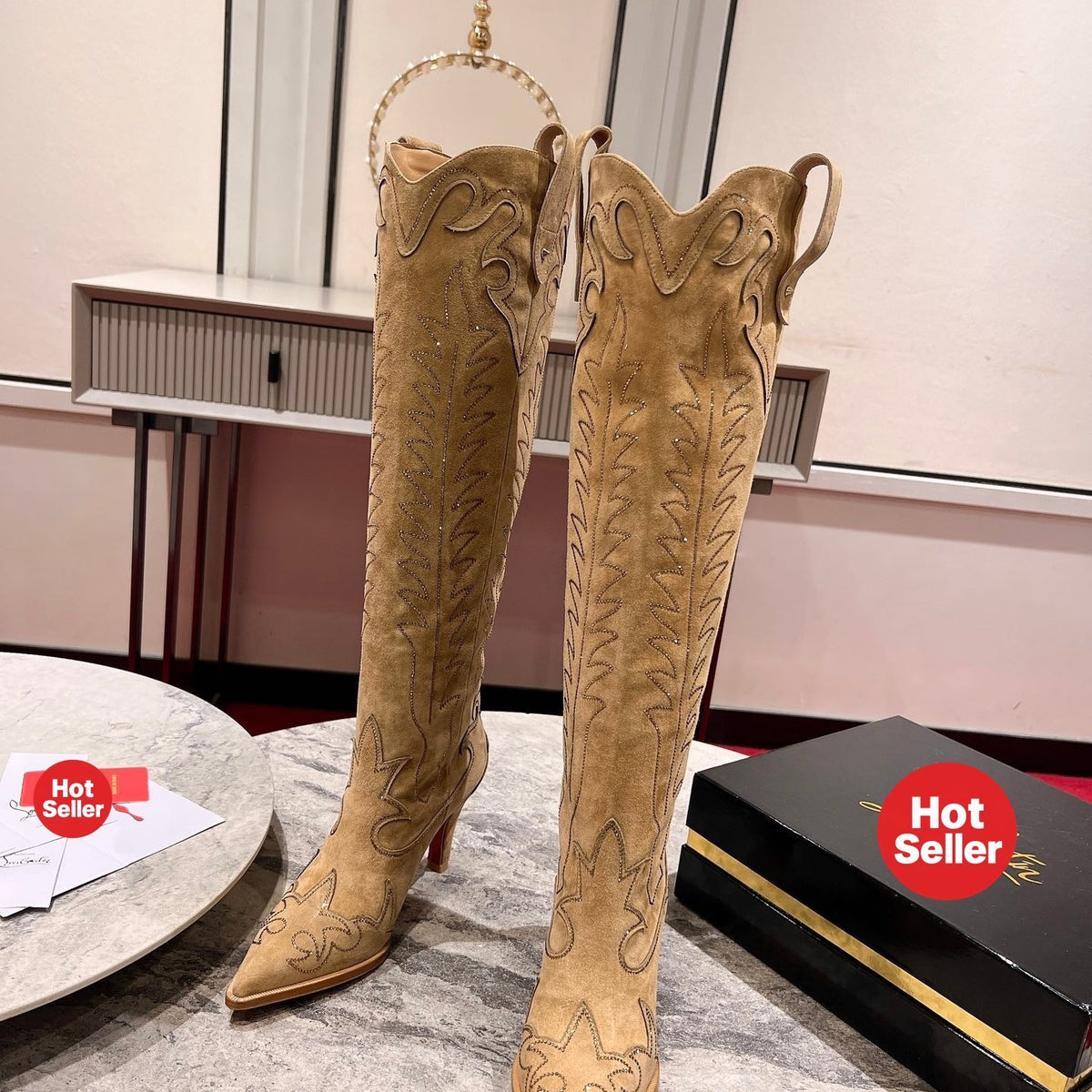 Brown denim high-shaft boots, 8.5cm heel.