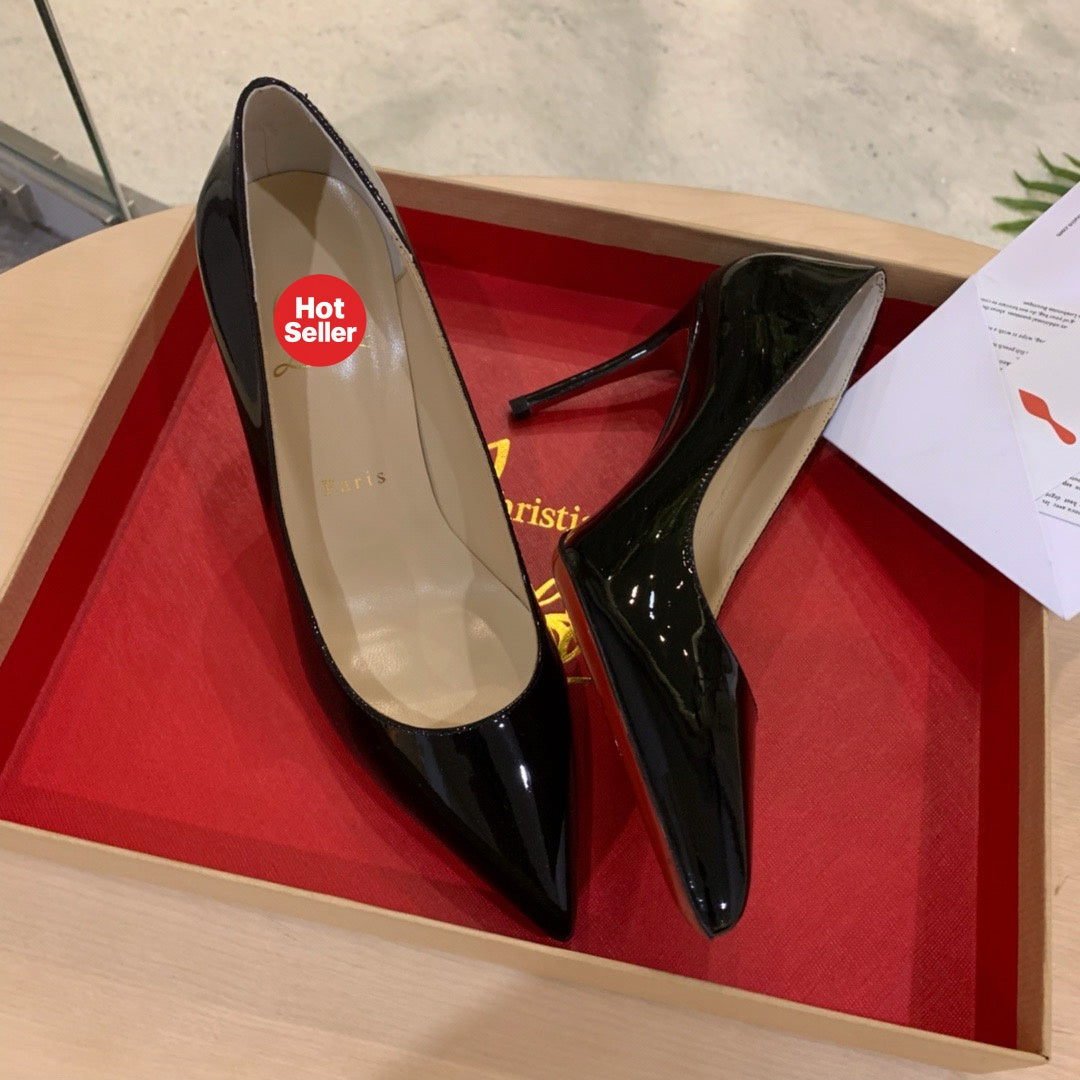 Black patent leather high heels, 8.5cm heel.
