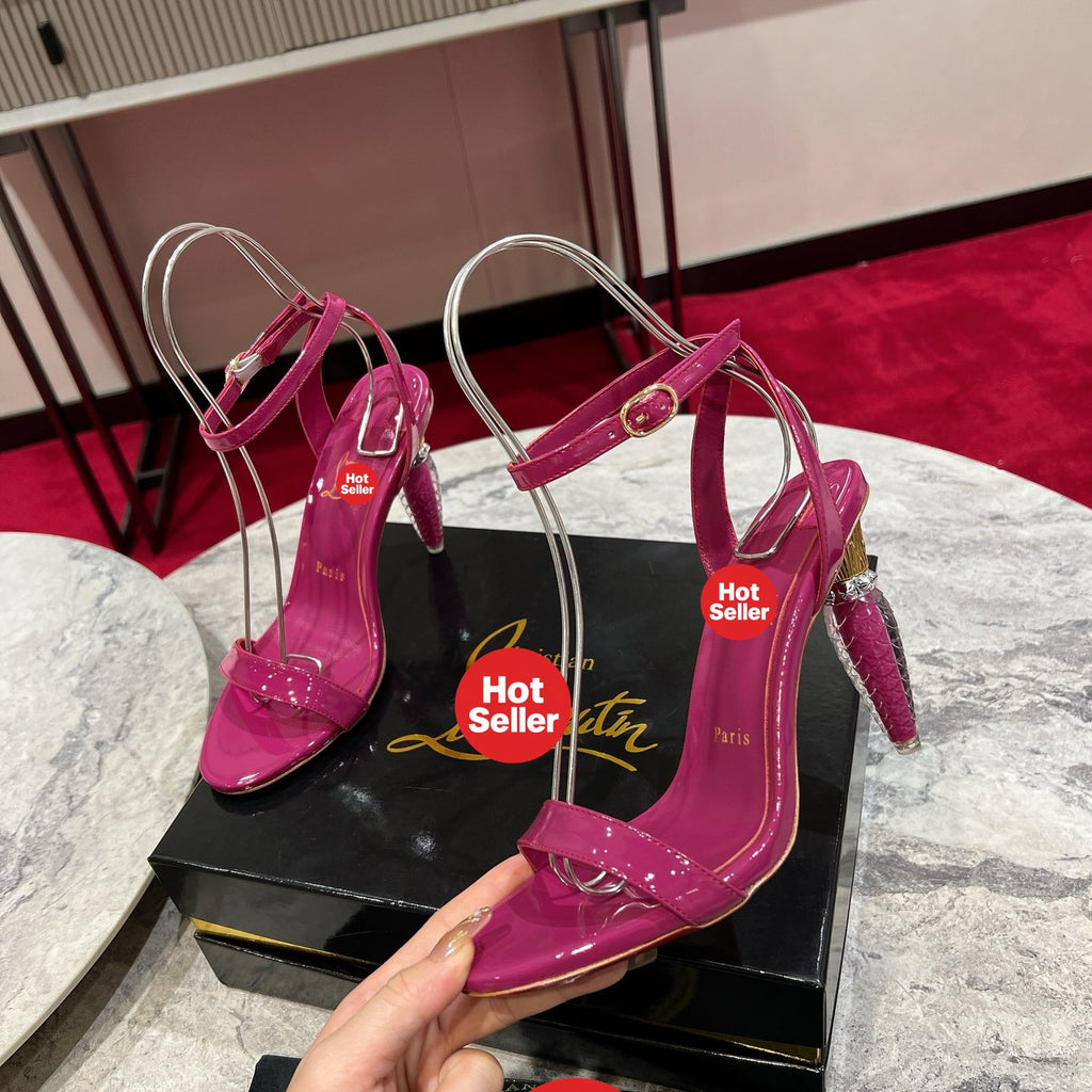 Lipstick and high heels (10cm heel)