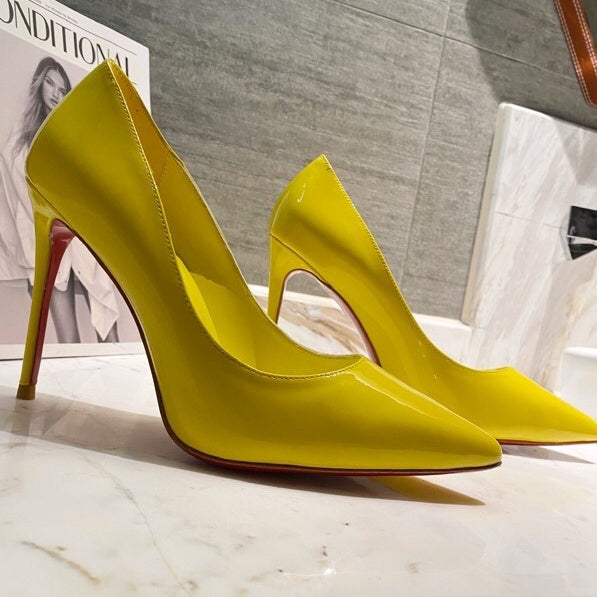 Lemon yellow patent leather high heels, 10cm heel.