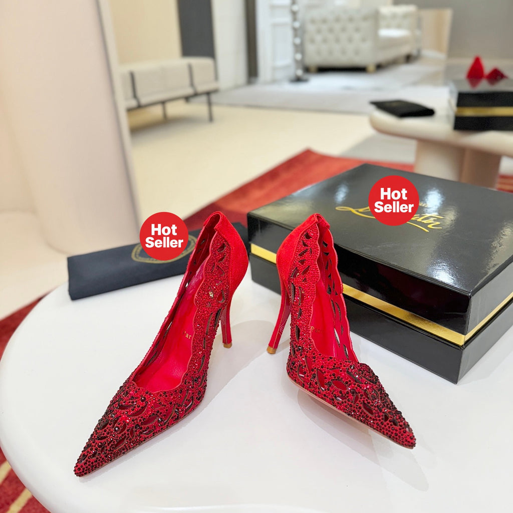 Red lace high heels, 8.5cm heel.