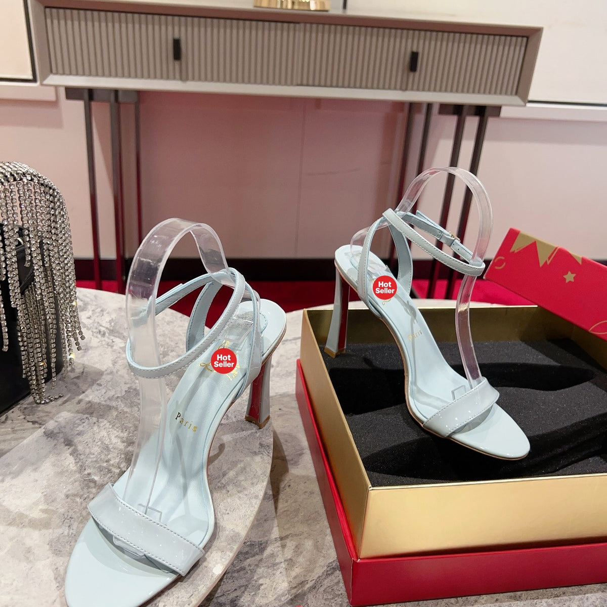 Banana and blue patent leather high heels; 10cm heel.