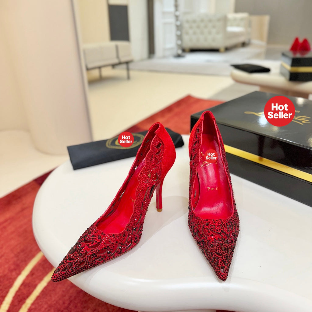 Red lace high heels, 8.5cm heel.