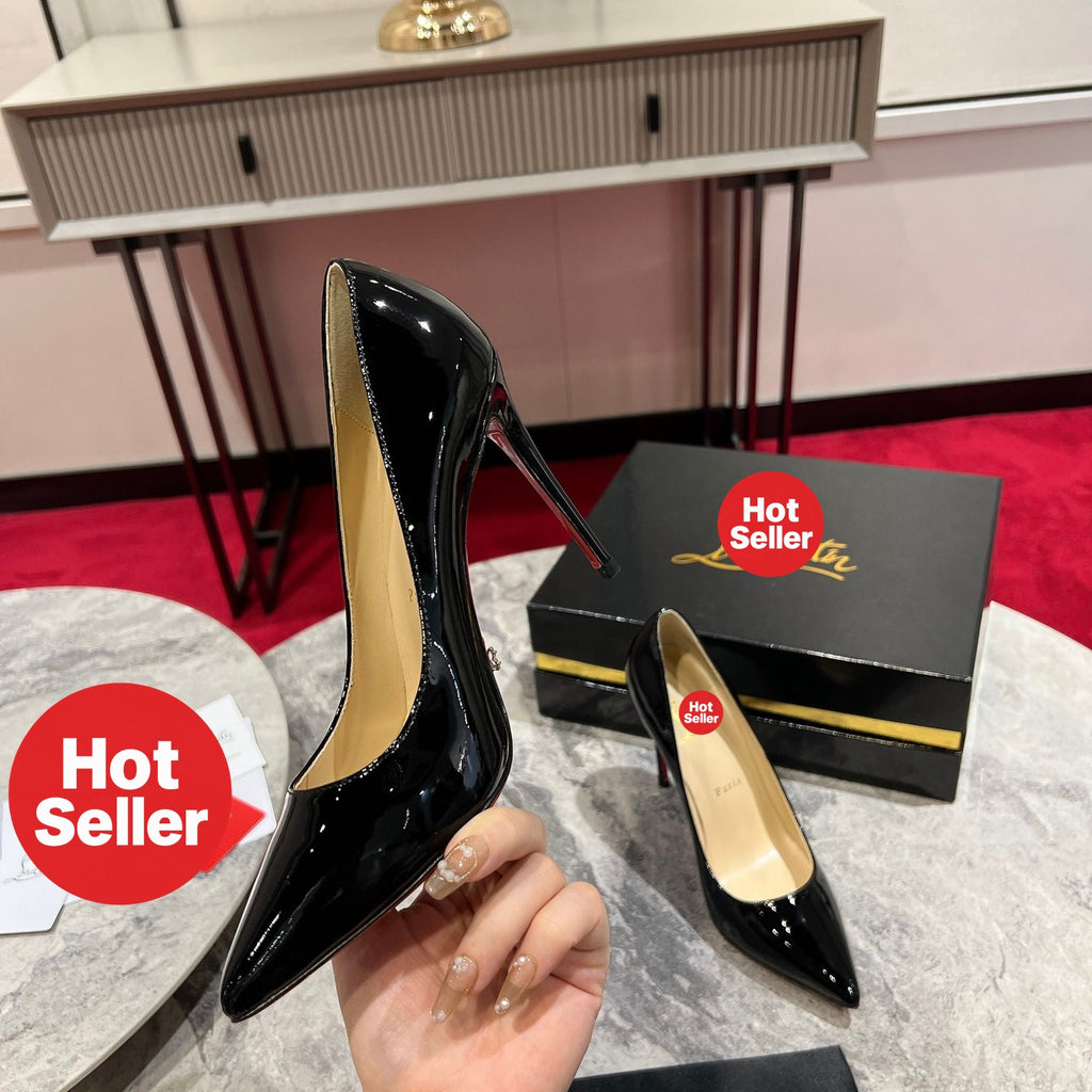 Black patent leather high heels, 10cm heel.