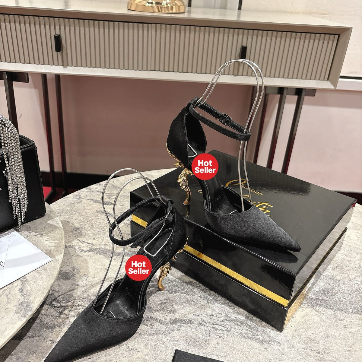Stylish rose-adorned high heels in faux suede, with a 10cm heel.