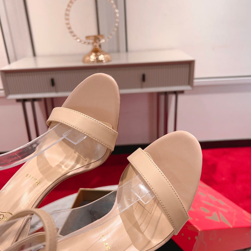 Apricot-colored high heels with 10cm heels.
