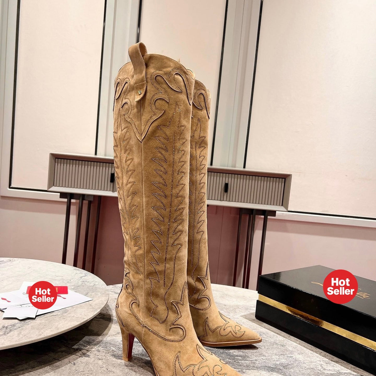 Brown denim high-shaft boots, 8.5cm heel.