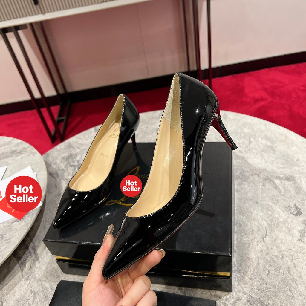 Black patent leather high heels, 8cm heel.