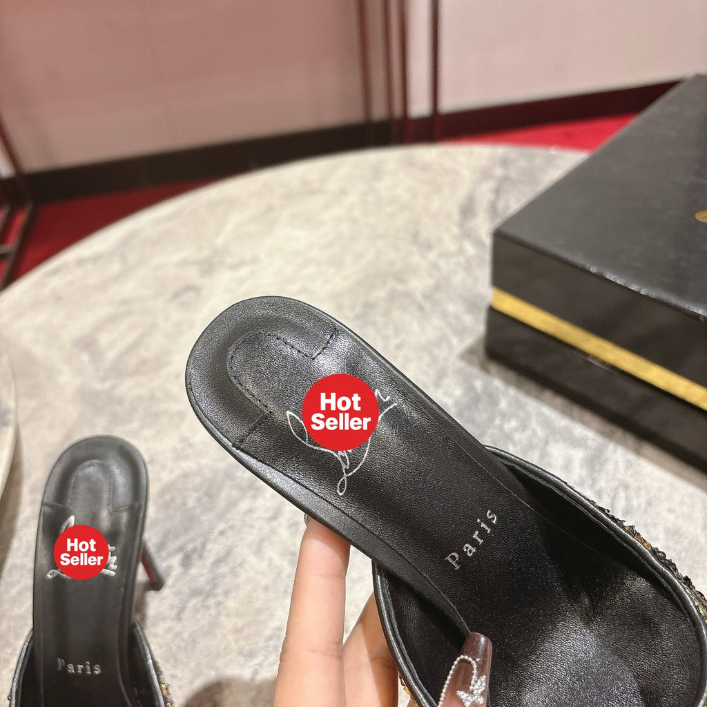 High-heeled mules with stylish leopard-print patches; 10cm heel.