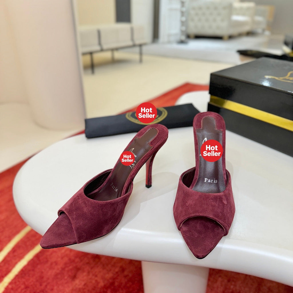 Red pointed-toe high-heeled mules, 10cm heel.