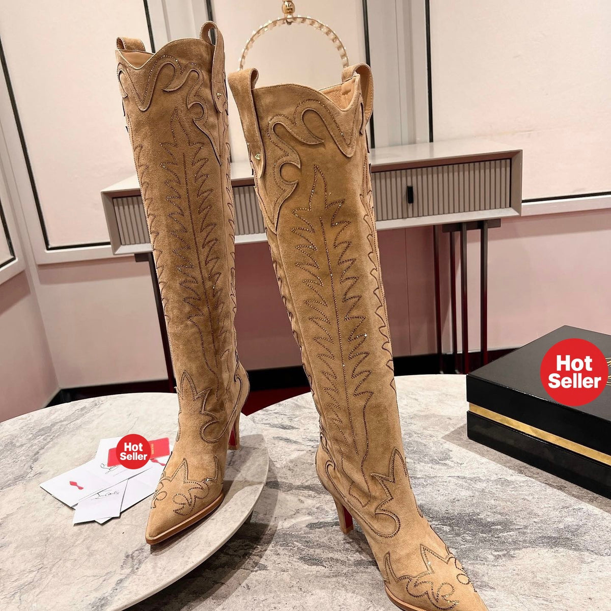 Brown denim high-shaft boots, 8.5cm heel.