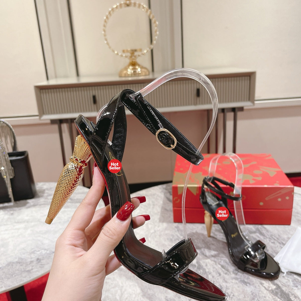 Black patent cowhide high heels, 10cm heel.