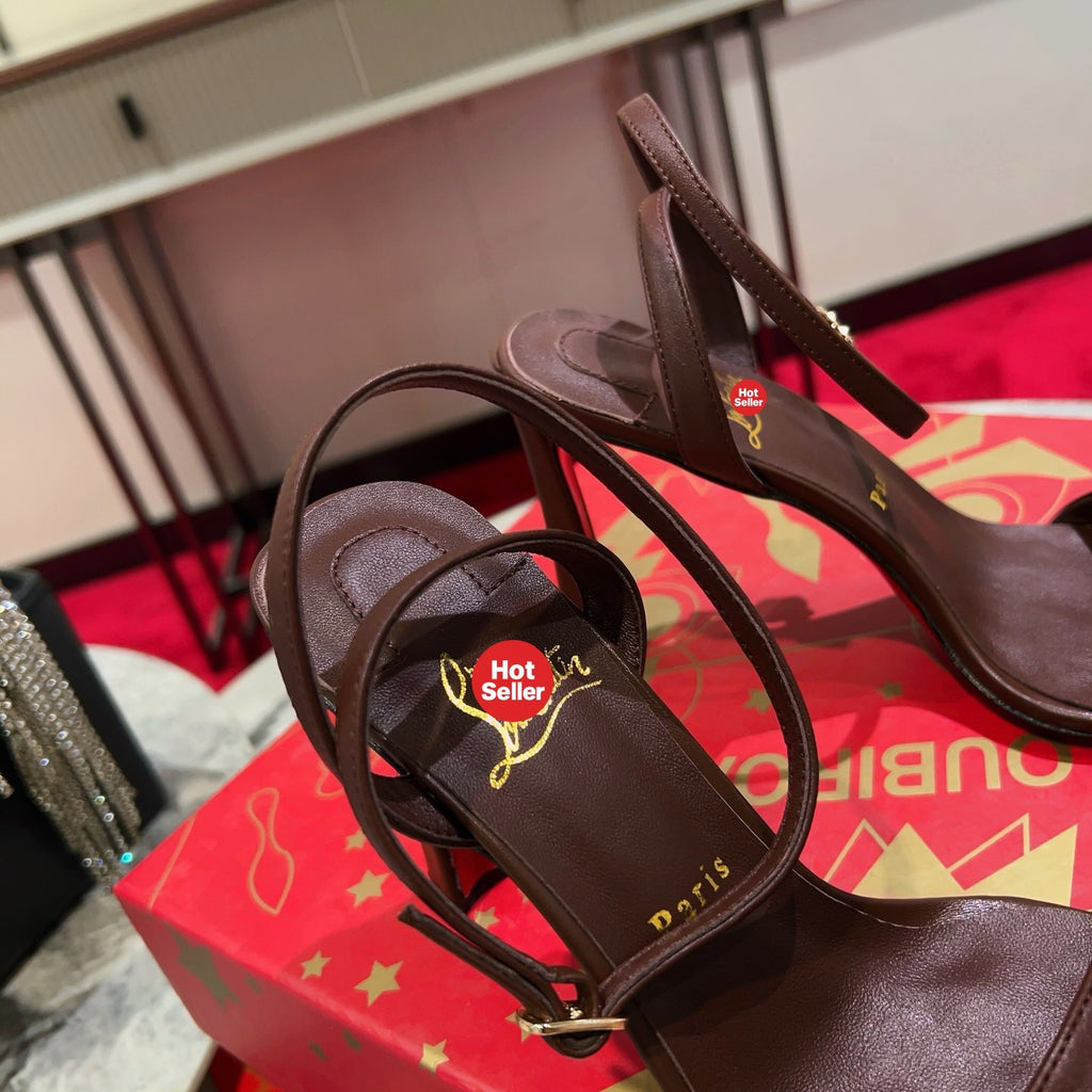 Banana and high heels; 10cm heel.