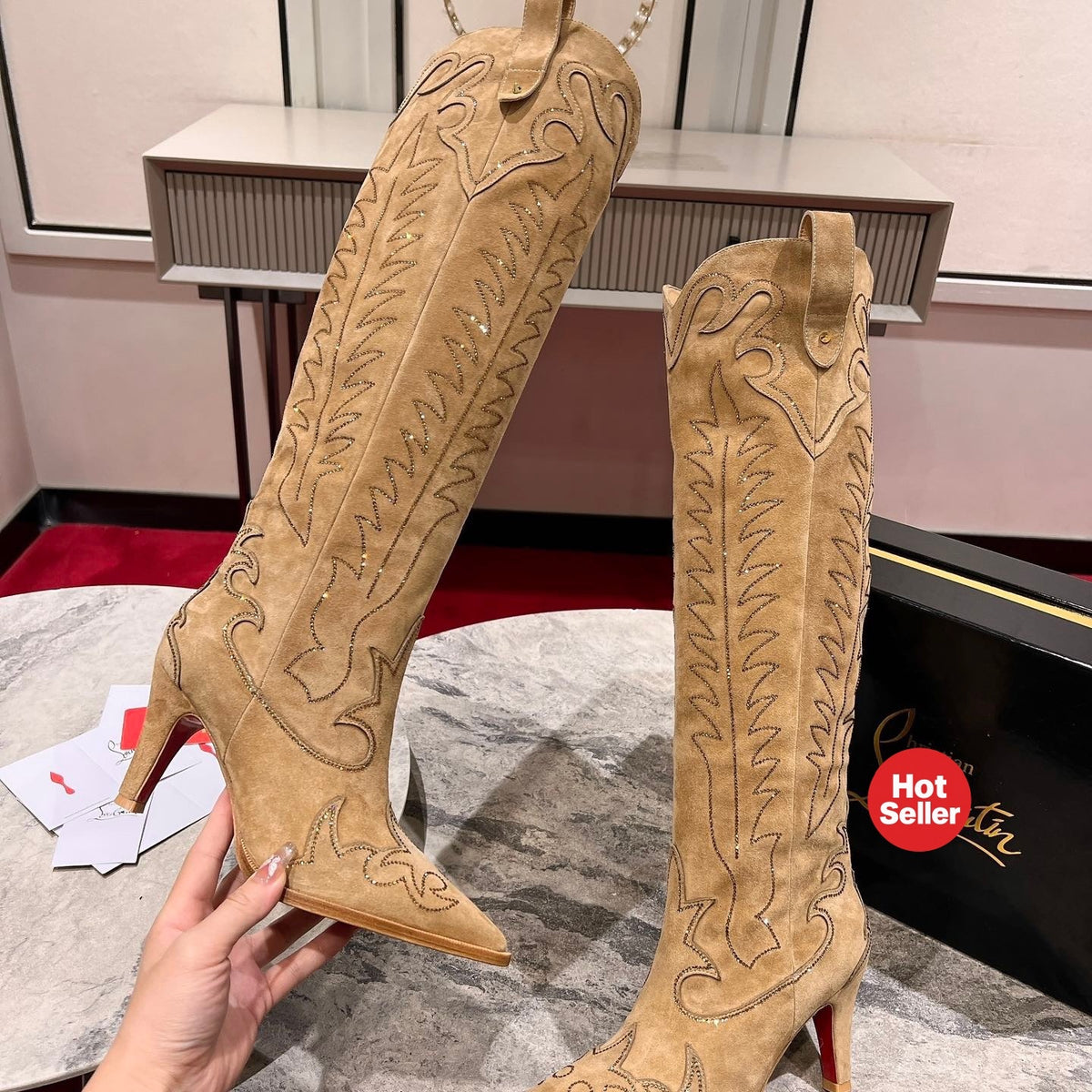 Brown denim high-shaft boots, 8.5cm heel.