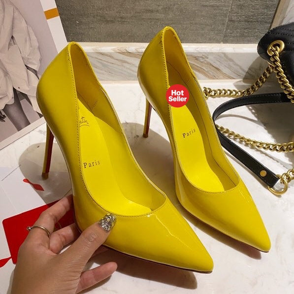 Lemon yellow patent leather high heels, 10cm heel.