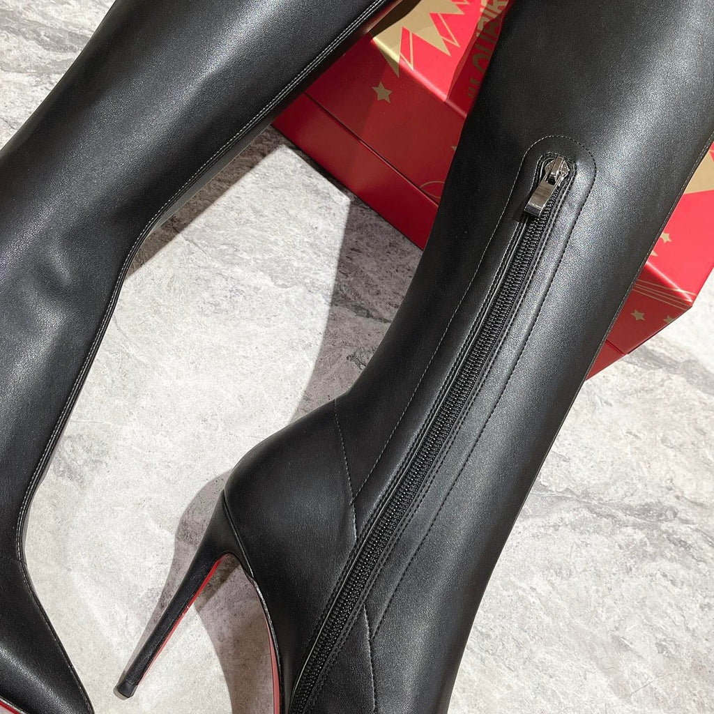 Sophisticated long boots, 10cm heel.