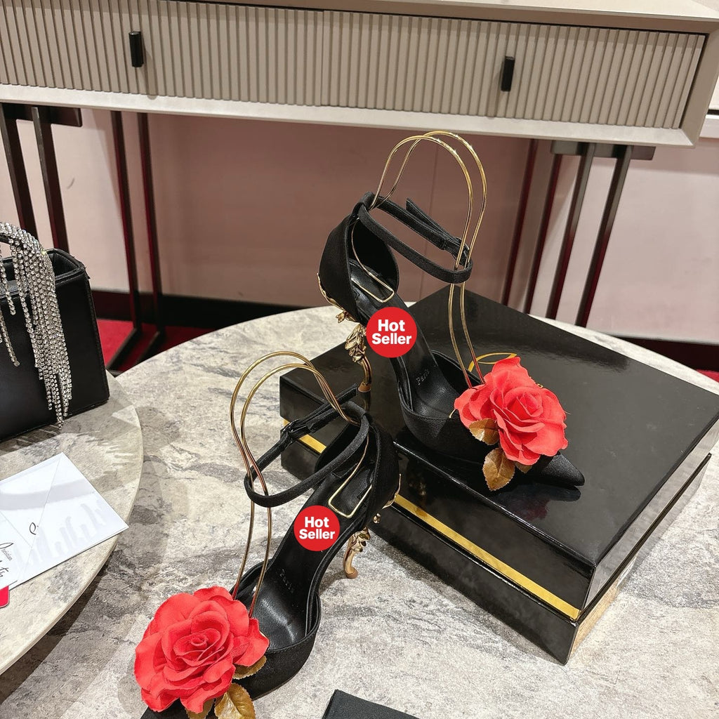 High-heeled shoes featuring a rose design; 10cm heel.