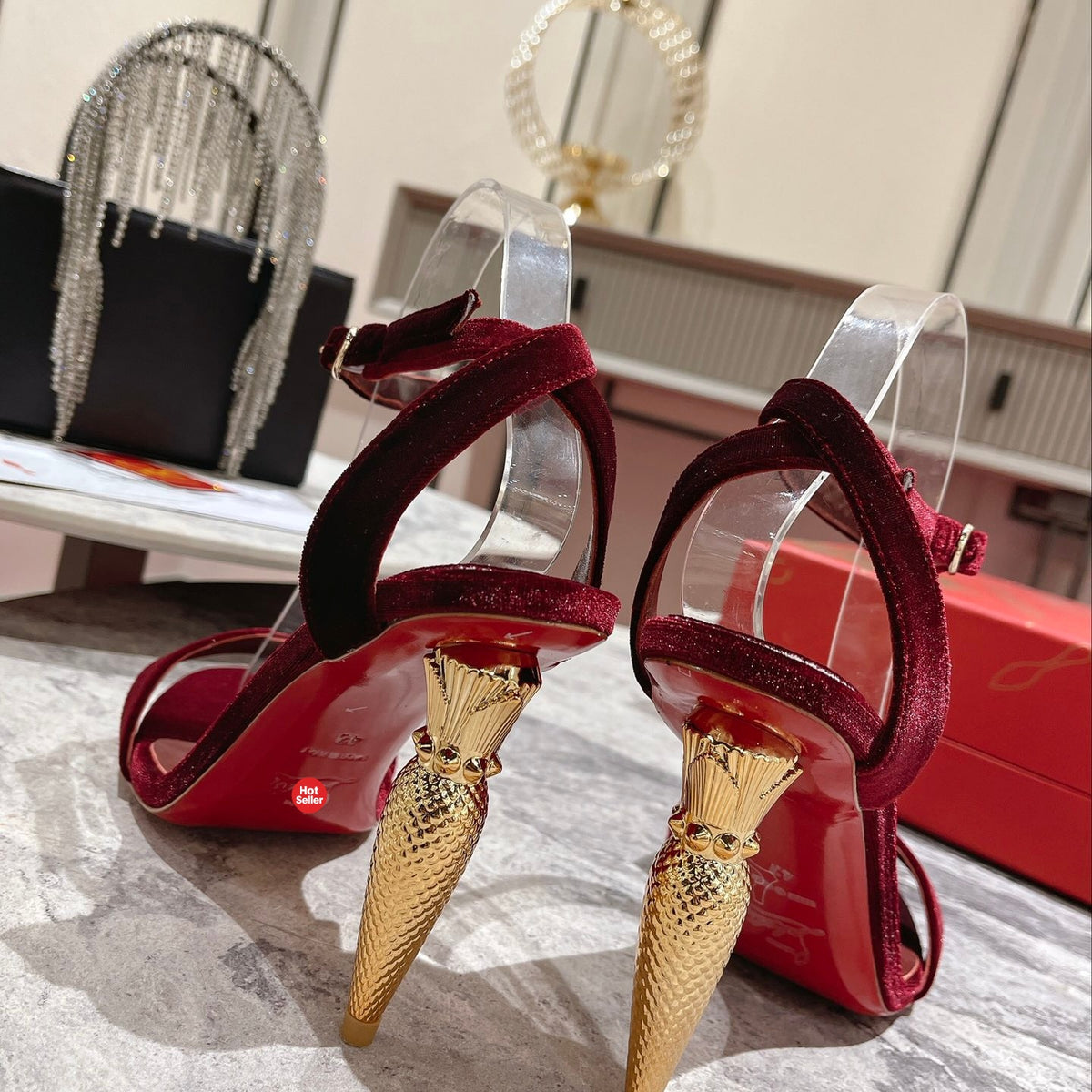 Red suede high heels, 10cm heel.