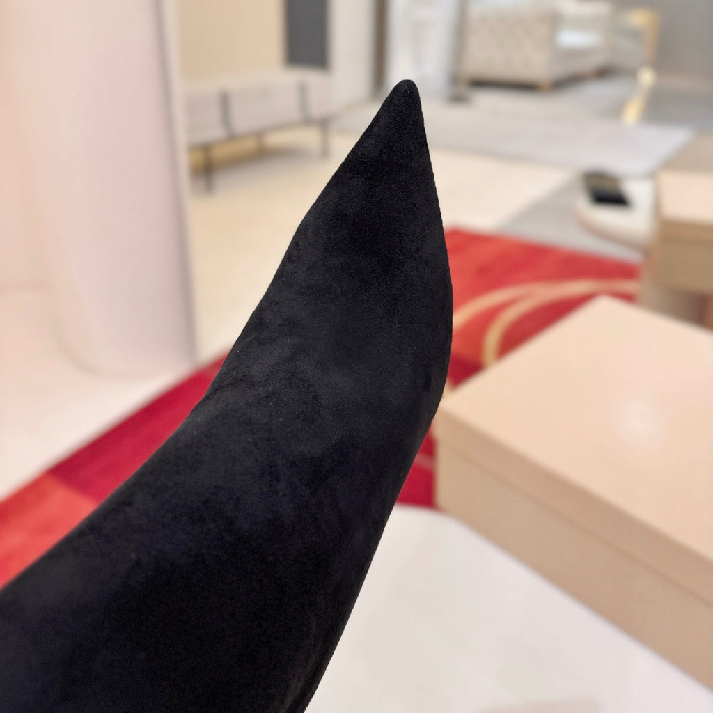 Black calf-hair high-heeled tall boots, 10cm heel.