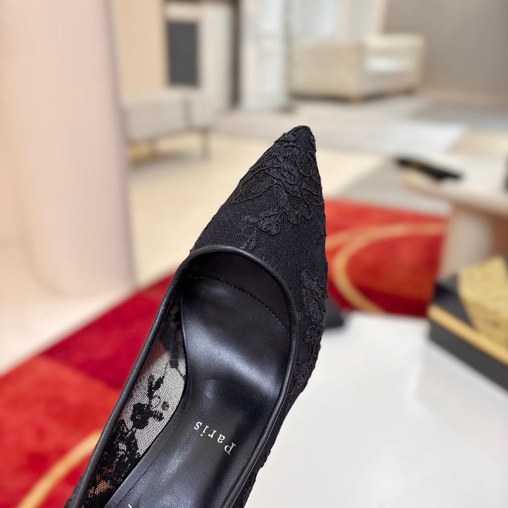 Black lace high heels, 8.5cm heel.