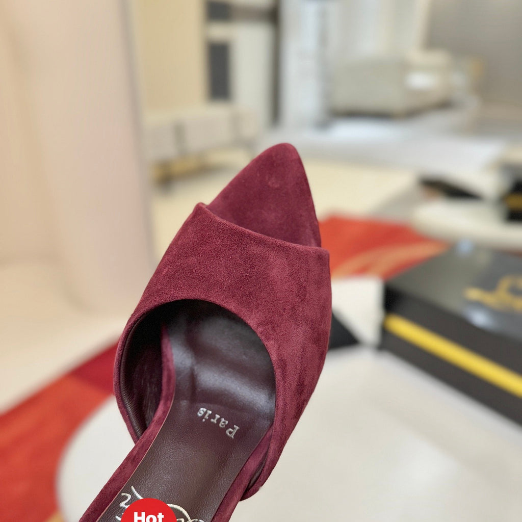 Red pointed-toe high-heeled mules, 10cm heel.