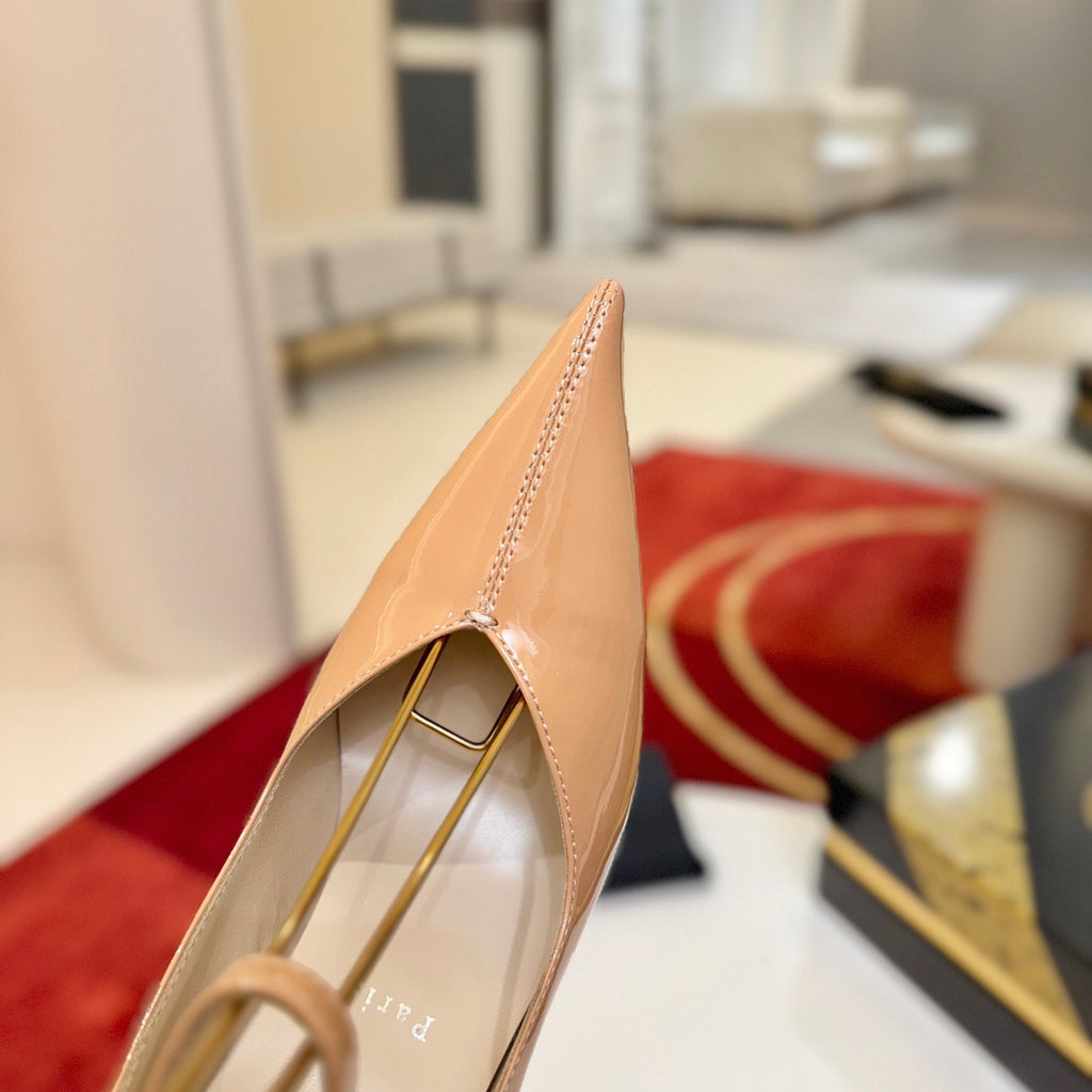Nude patent leather high heels, 10cm heel.