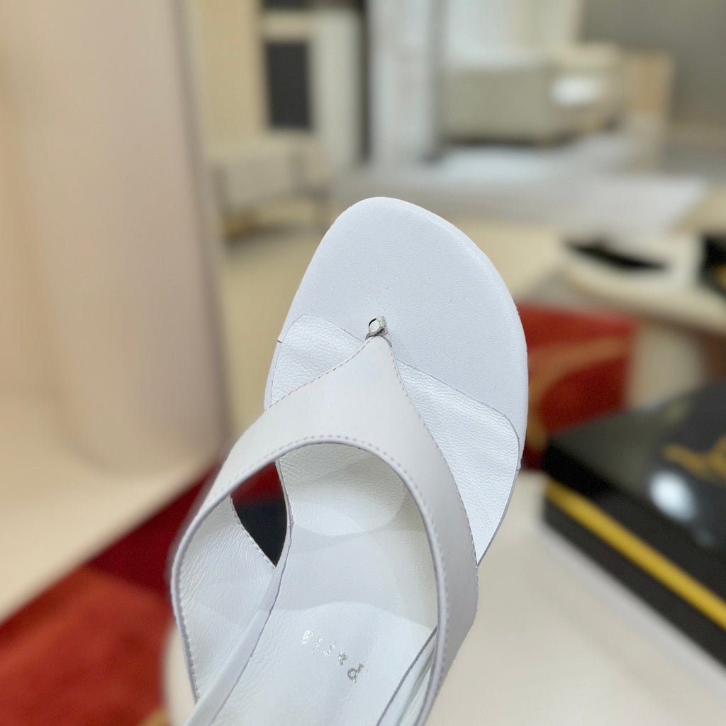 White flip-flops, 5.5cm heel