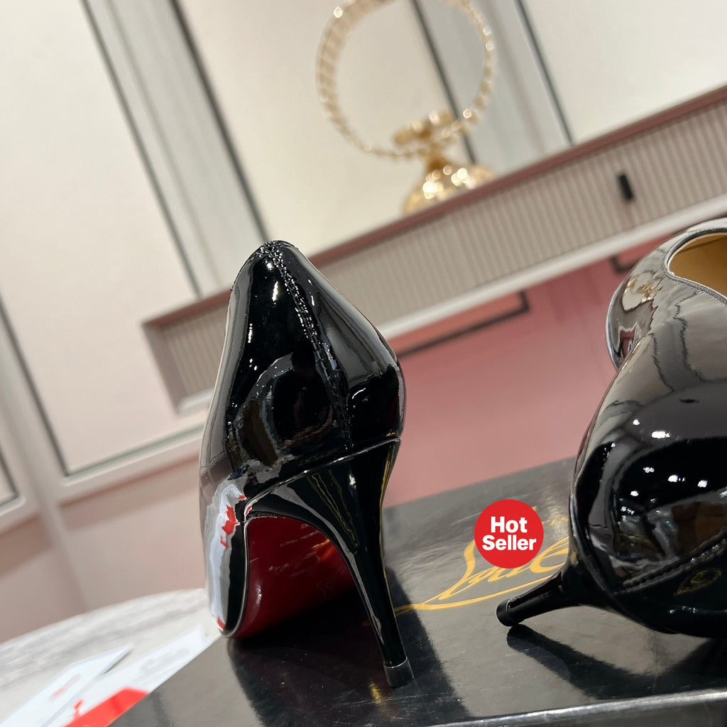 Black patent leather high heels, 8cm heel.
