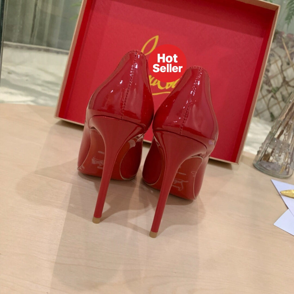 Red patent leather high heels, 10cm heel.