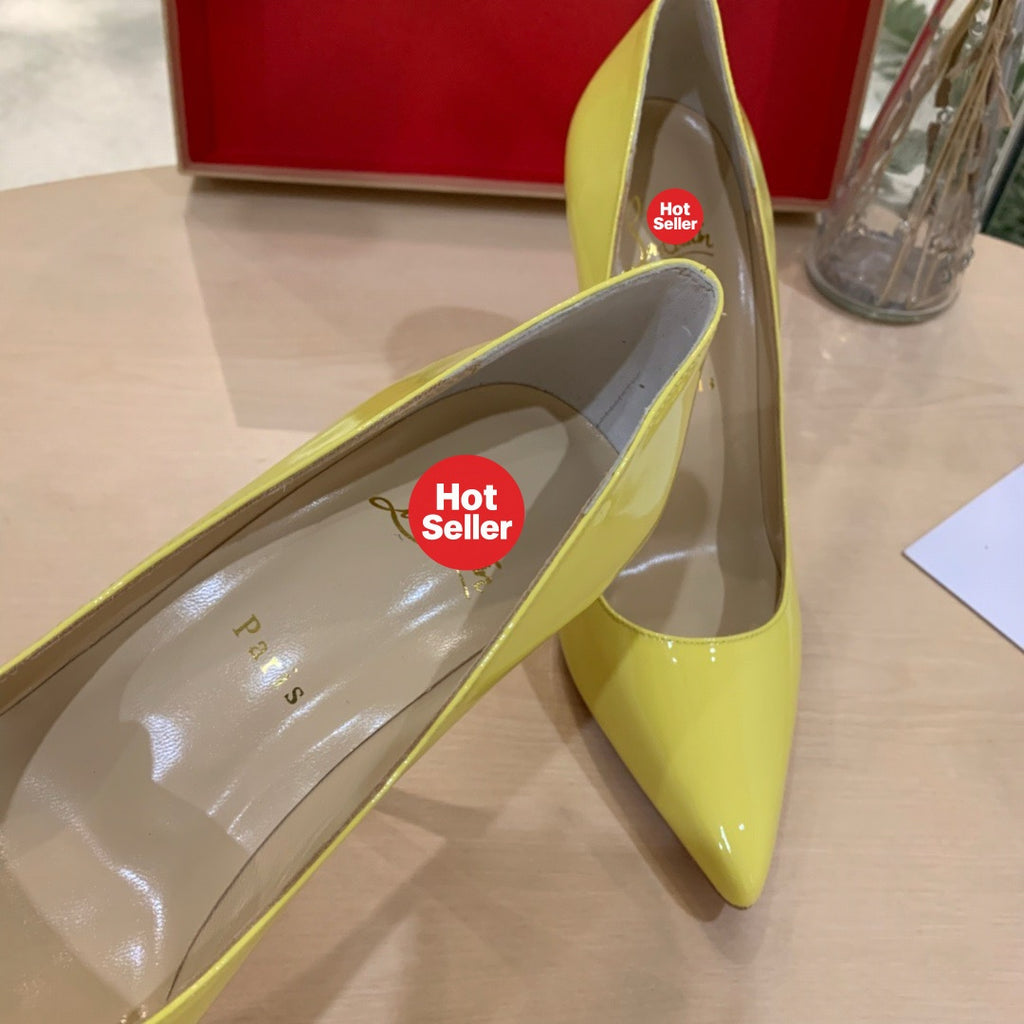 Yellow patent leather high heels, 10cm heel.