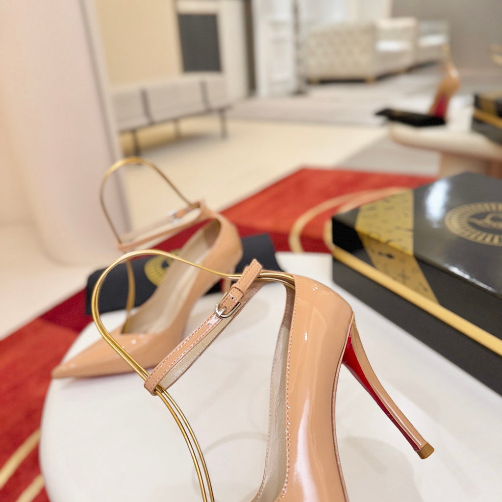 Nude patent leather high heels, 10cm heel.