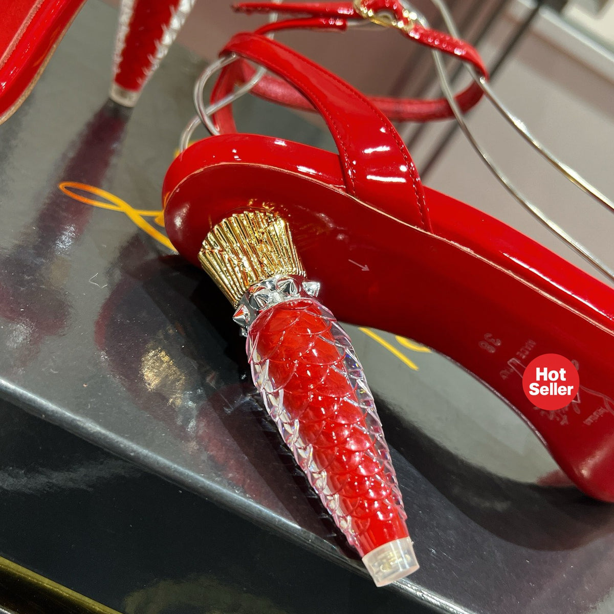 Red high heels, 10cm heel.