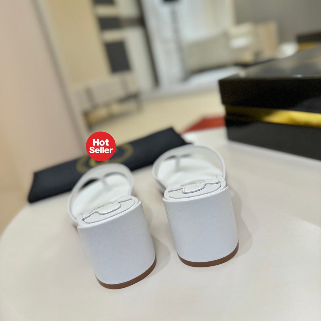 White flip-flops, 5.5cm heel