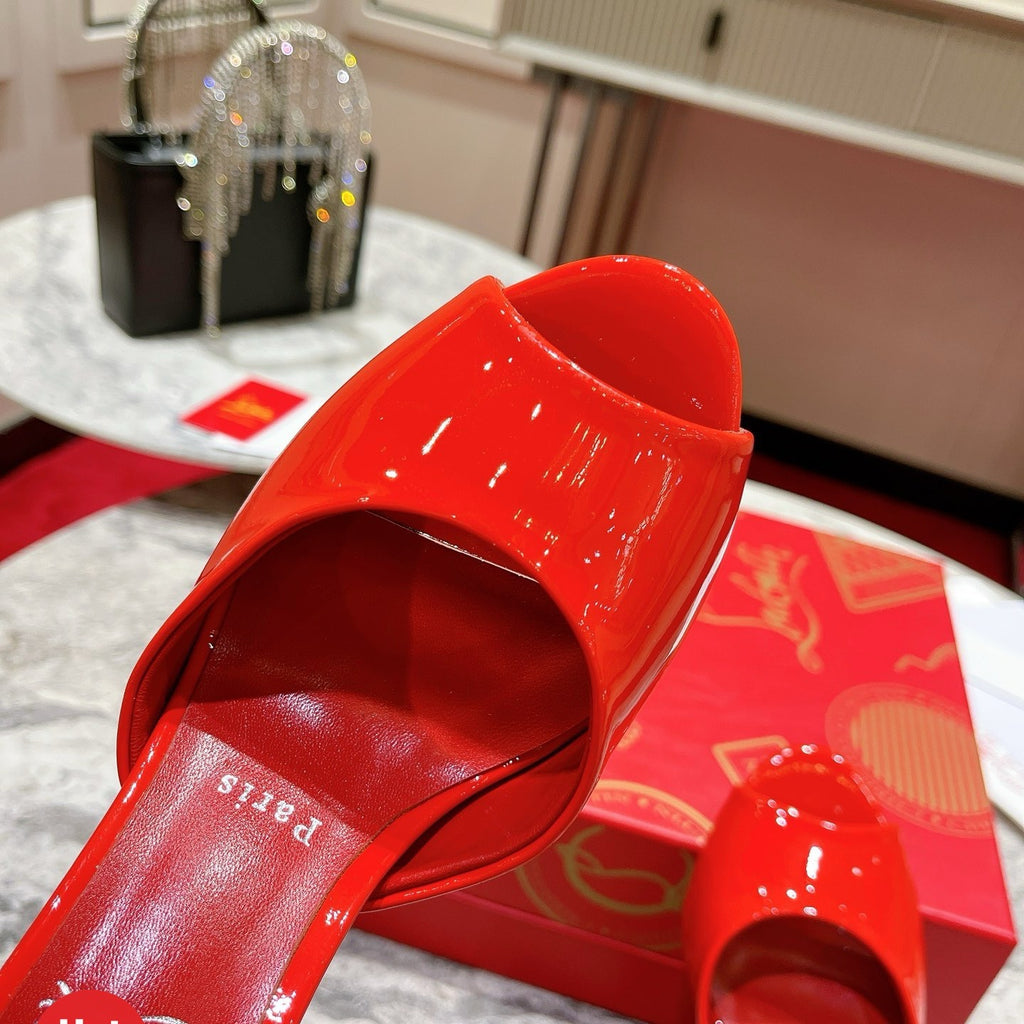 White patent leather peep-toe high-heeled mules, 10cm heel.