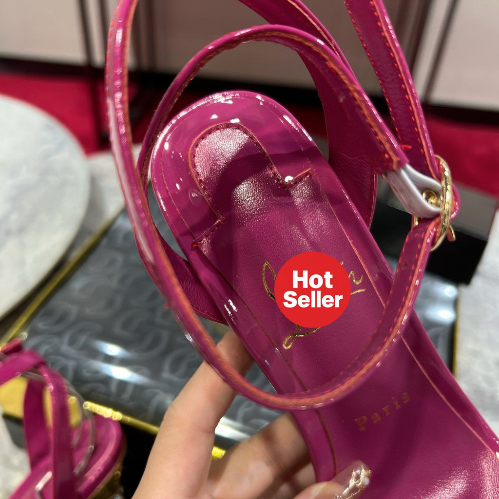 Lipstick and high heels (10cm heel)
